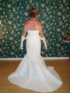 Terri Glover's dress from the back