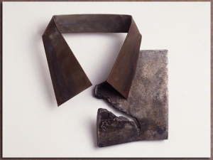 Tearing "Kriah", 1996, welded iron. By Orna Ben-Ami